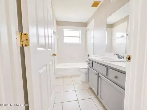 Bath - 405 Mackenzie Cir, Saint Augustine, FL 32092 photo 1 of 3