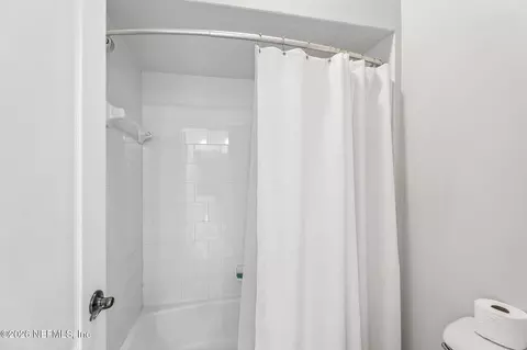 Bath - 2708 Shade Tree Dr, Fleming Island, FL 32003 photo 2 of 9