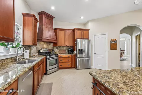 Kitchen - 2708 Shade Tree Dr, Fleming Island, FL 32003 photo 4 of 5