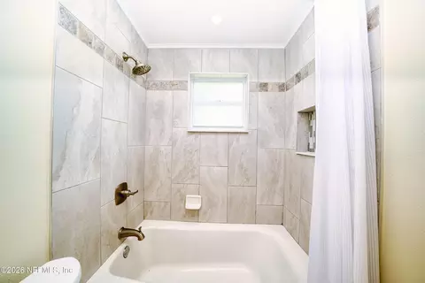 Bath - 2517 Palm Ave, Mims, FL 32754 photo 4 of 5