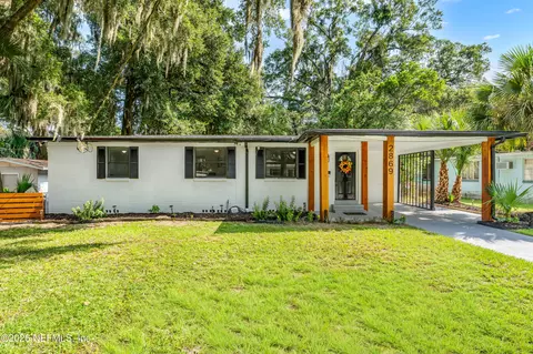 2869 Yellow Pine Dr, Jacksonville, FL 32277