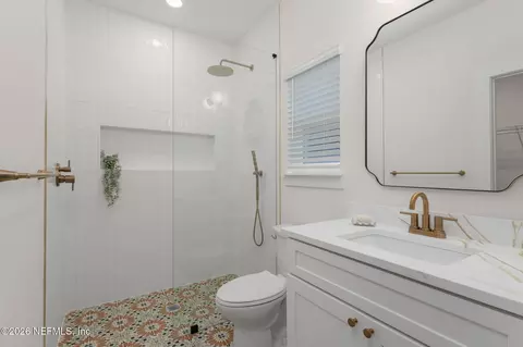 Bath - 941 Bruen St, Saint Augustine, FL 32084 photo 1 of 4