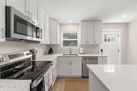 Kitchen - 6548 Putnam St, Saint Augustine, FL 32080 photo 10 of 10