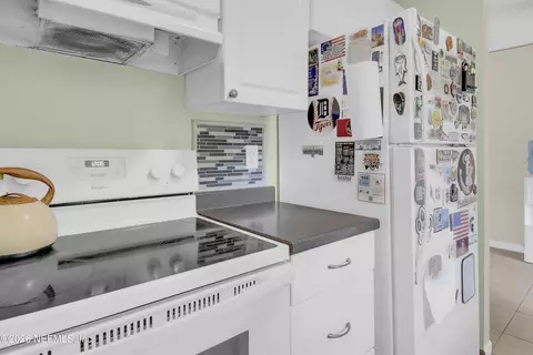 Kitchen - 216 Estancia St, Saint Augustine, FL 32086 photo 2 of 2