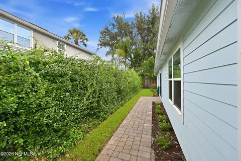 Exterior - 1122 Linkside Ct E, Atlantic Beach, FL 32233 photo 6 of 10