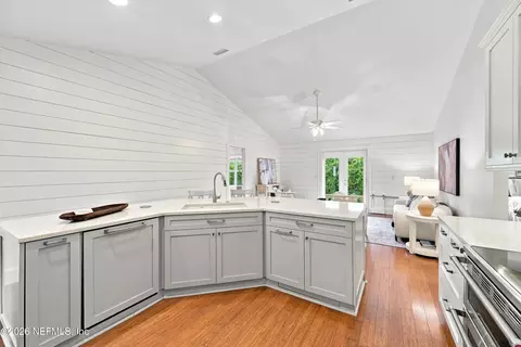 Kitchen - 1122 Linkside Ct E, Atlantic Beach, FL 32233 photo 3 of 4