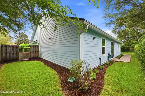 Exterior - 1122 Linkside Ct E, Atlantic Beach, FL 32233 photo 7 of 10