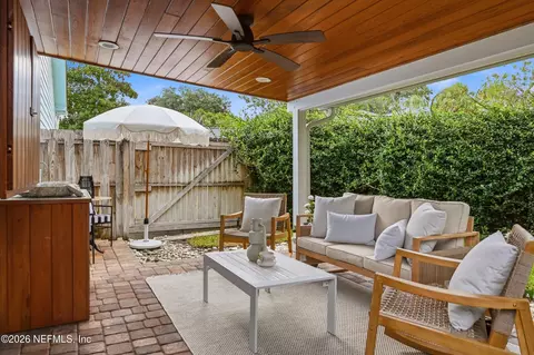 Exterior - 1122 Linkside Ct E, Atlantic Beach, FL 32233 photo 2 of 10
