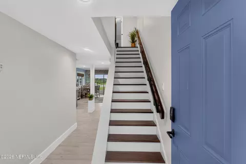 Entry Way - 915 S Ponce De Leon Blvd, Saint Augustine, FL 32084 photo 5 of 6