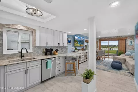Kitchen - 915 S Ponce De Leon Blvd, Saint Augustine, FL 32084 photo 2 of 5