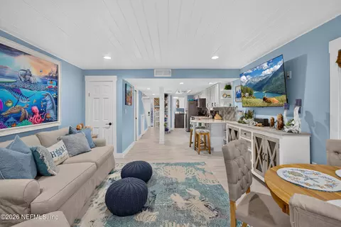 Living - 915 S Ponce De Leon Blvd, Saint Augustine, FL 32084 photo 2 of 3