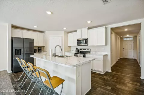 Kitchen - 65304 Clearwater Ct, Yulee, FL 32097 photo 5 of 6