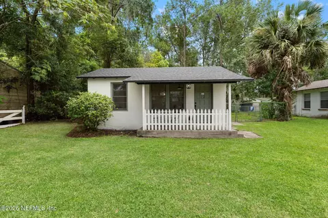 5604 Cruz Rd, Jacksonville, FL 32207