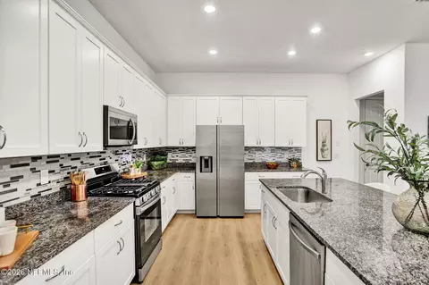 Kitchen - 293 Rum Runner Way, Saint Johns, FL 32259 photo 2 of 2