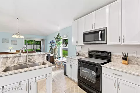 Kitchen - 248 Pine Arbor Cir, Saint Augustine, FL 32084 photo 6 of 8