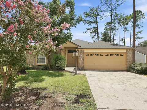 8167 Loch Lomond Ln, Jacksonville, FL 32244