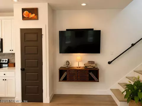 Entry Way - 1200 N Clay St, Saint Augustine, FL 32084 photo 2 of 5