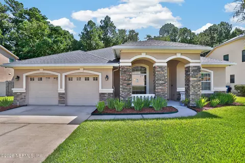 796 Reflection Cove Rd E, Jacksonville, FL 32218