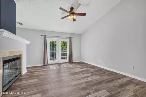 Living - 3767 Hermitage Rd E, Jacksonville, FL 32277 photo 3 of 4
