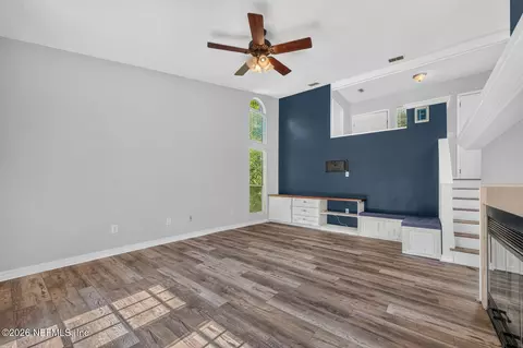 Living - 3767 Hermitage Rd E, Jacksonville, FL 32277 photo 2 of 4