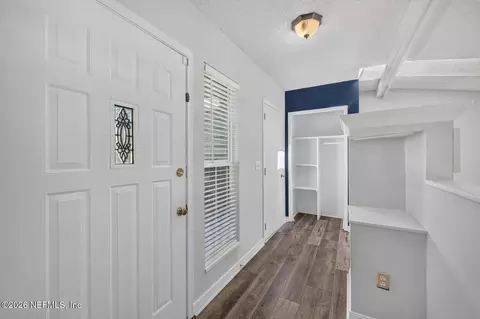 Entry Way - 3767 Hermitage Rd E, Jacksonville, FL 32277 photo 2 of 4
