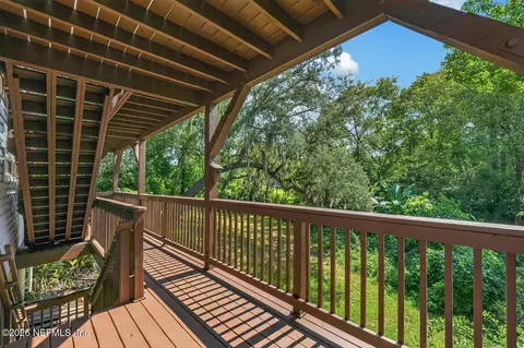 Exterior - 3767 Hermitage Rd E, Jacksonville, FL 32277 photo 9 of 11