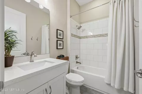 Bath - 410 Ocean Forest Dr, Saint Augustine, FL 32080 photo 4 of 5