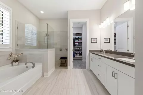 Bath - 410 Ocean Forest Dr, Saint Augustine, FL 32080 photo 1 of 5