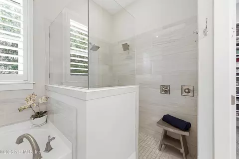 Bath - 410 Ocean Forest Dr, Saint Augustine, FL 32080 photo 3 of 5