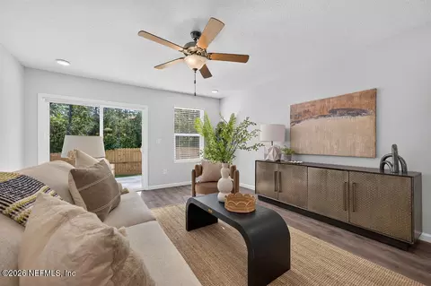 Living - 821 Jackson Rd, Jacksonville, FL 32225 photo 2 of 2