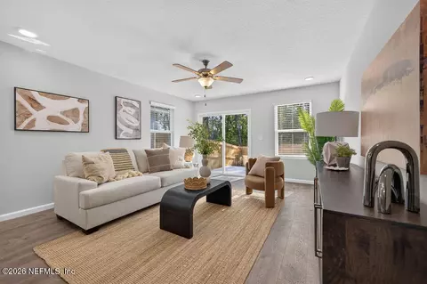 Living - 821 Jackson Rd, Jacksonville, FL 32225 photo 1 of 2