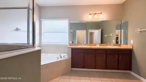 Bath - 763 Battersea Dr, Saint Augustine, FL 32095 photo 2 of 3