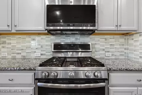 Kitchen - 255 Dalton Cir, Saint Augustine, FL 32092 photo 8 of 8