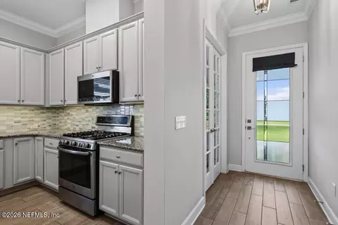 Entry Way - 255 Dalton Cir, Saint Augustine, FL 32092 photo 4 of 11