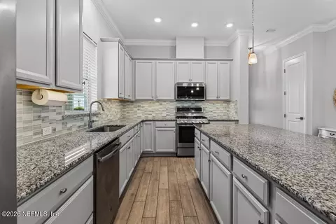 Kitchen - 255 Dalton Cir, Saint Augustine, FL 32092 photo 6 of 8
