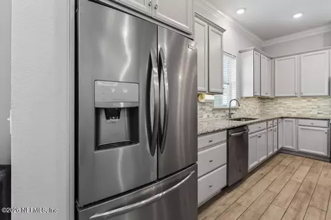 Kitchen - 255 Dalton Cir, Saint Augustine, FL 32092 photo 5 of 8