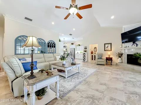 Living - 129 River Rd, Satsuma, FL 32189 photo 4 of 5