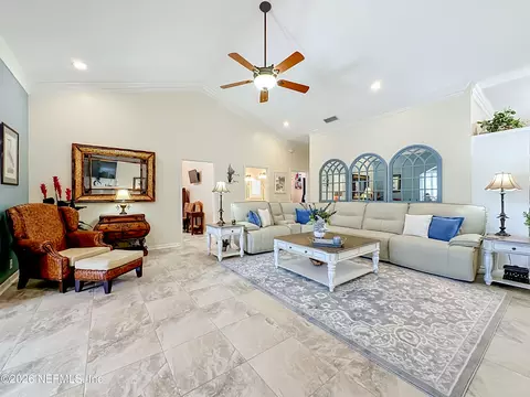 Living - 129 River Rd, Satsuma, FL 32189 photo 3 of 5