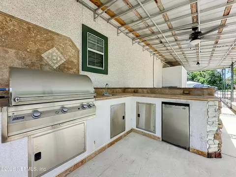 Kitchen - 129 River Rd, Satsuma, FL 32189 photo 9 of 9