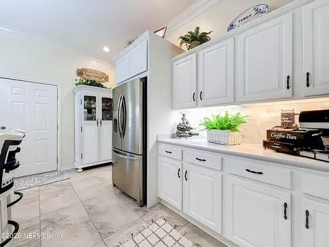 Kitchen - 129 River Rd, Satsuma, FL 32189 photo 6 of 9