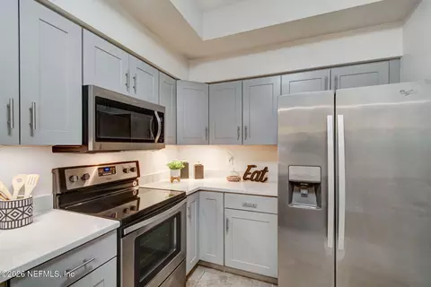 Kitchen - 1300 Vista Cove Rd, Saint Augustine, FL 32084 photo 4 of 5