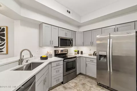 Kitchen - 1300 Vista Cove Rd, Saint Augustine, FL 32084 photo 1 of 5