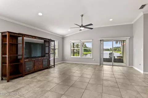 Living - 84 Midway Park Dr, Saint Augustine, FL 32084 photo 2 of 4