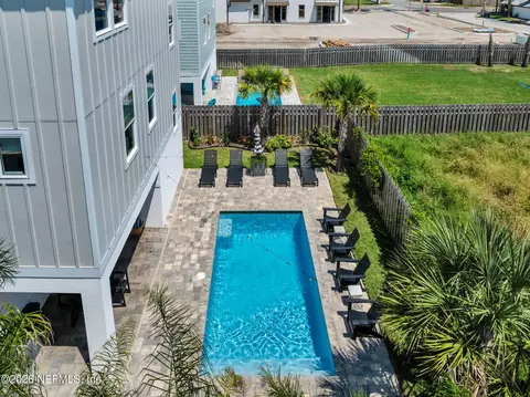 Exterior - 117 5th St, Saint Augustine, FL 32080 photo 18 of 19