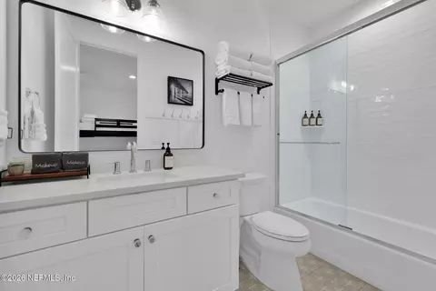 Bath - 117 5th St, Saint Augustine, FL 32080 photo 3 of 9
