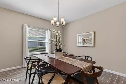 Dining - 75292 Pondside Ln, Yulee, FL 32097 photo 4 of 7