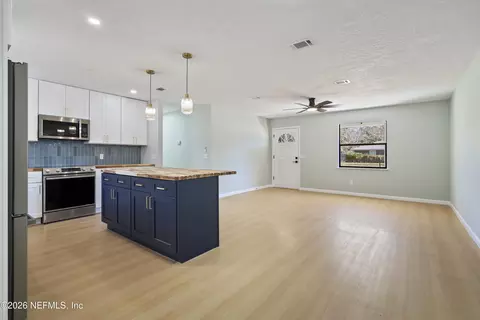 Living - 3640 Fort Peyton Cir, Saint Augustine, FL 32086 photo 5 of 7