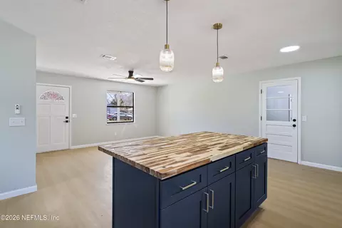 Living - 3640 Fort Peyton Cir, Saint Augustine, FL 32086 photo 4 of 7