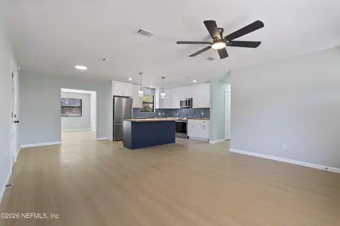 Living - 3640 Fort Peyton Cir, Saint Augustine, FL 32086 photo 3 of 7