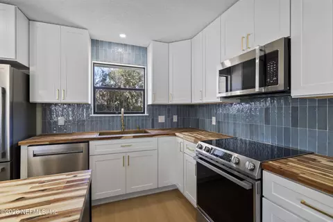 Kitchen - 3640 Fort Peyton Cir, Saint Augustine, FL 32086 photo 2 of 3